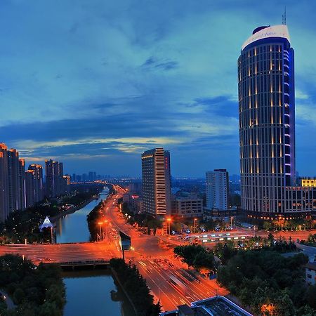 Howard Johnson Kaina Plaza Changzhou Гуанджоу Екстериор снимка