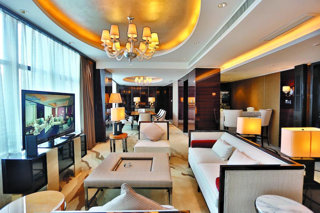 Howard Johnson Kaina Plaza Changzhou Гуанджоу Екстериор снимка