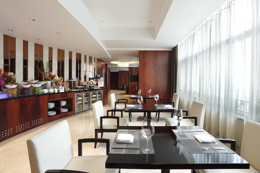 Howard Johnson Kaina Plaza Changzhou Гуанджоу Екстериор снимка