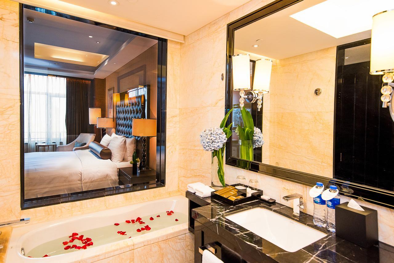 Howard Johnson Kaina Plaza Changzhou Гуанджоу Екстериор снимка