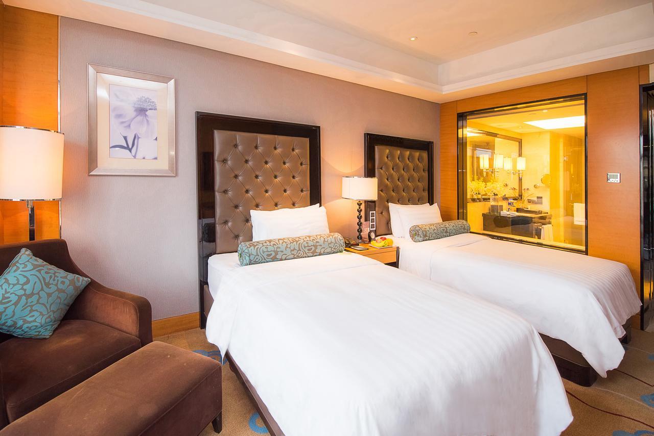 Howard Johnson Kaina Plaza Changzhou Гуанджоу Екстериор снимка