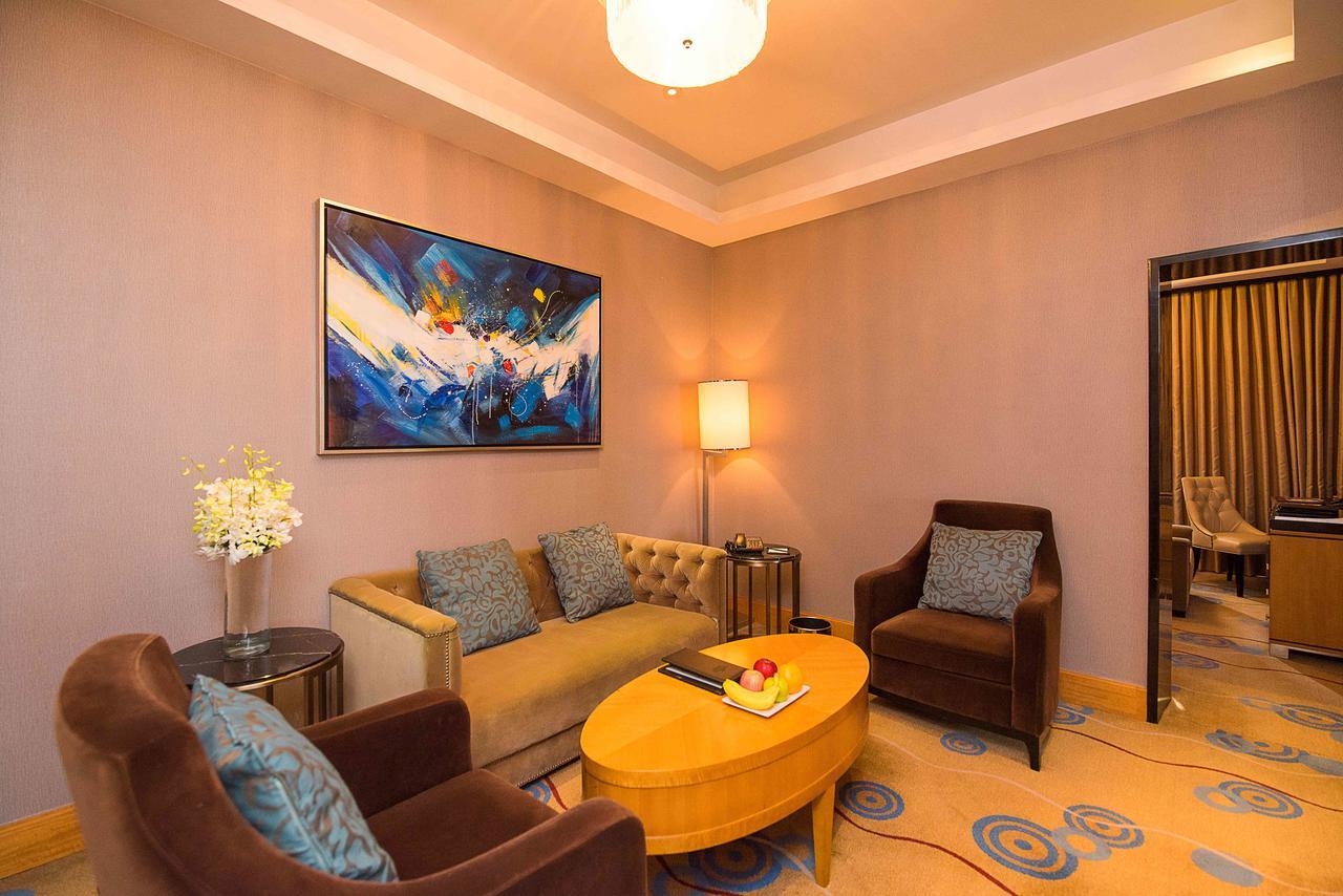 Howard Johnson Kaina Plaza Changzhou Гуанджоу Екстериор снимка