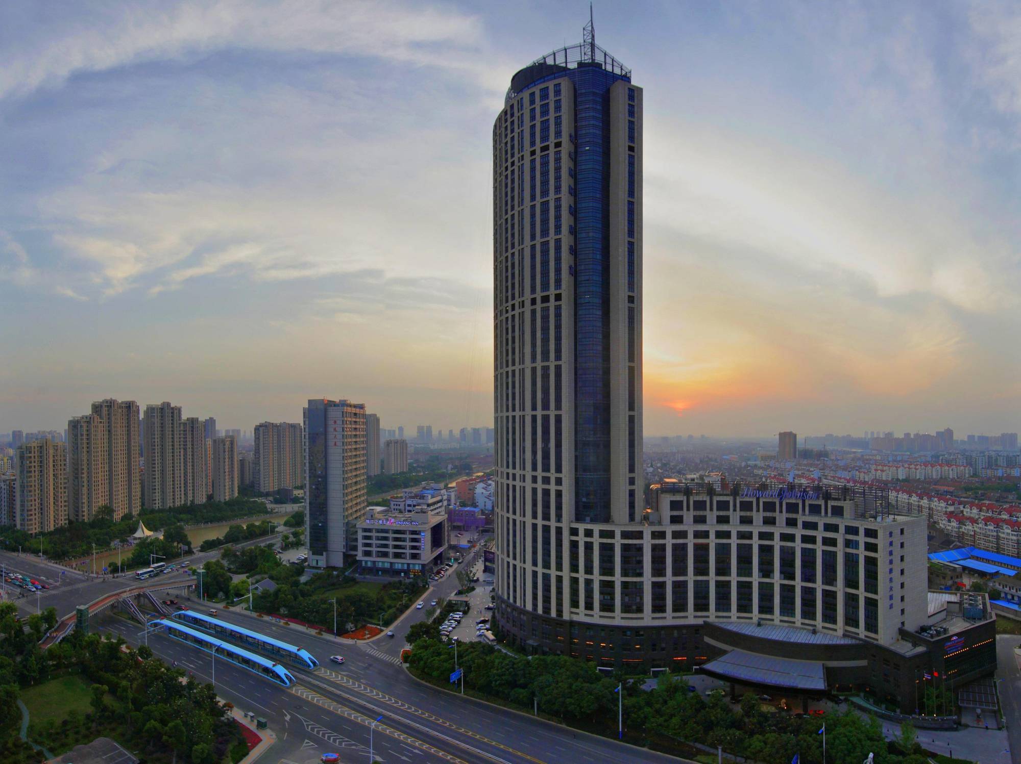 Howard Johnson Kaina Plaza Changzhou Гуанджоу Екстериор снимка