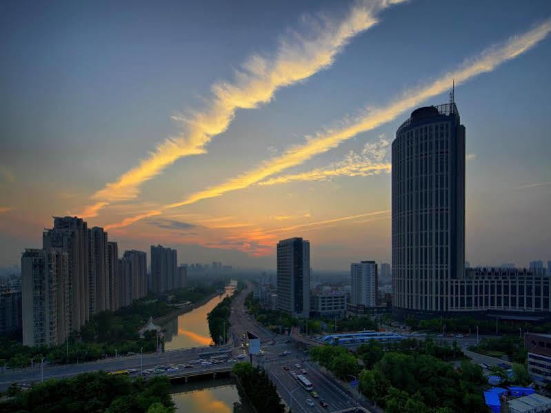 Howard Johnson Kaina Plaza Changzhou Гуанджоу Екстериор снимка