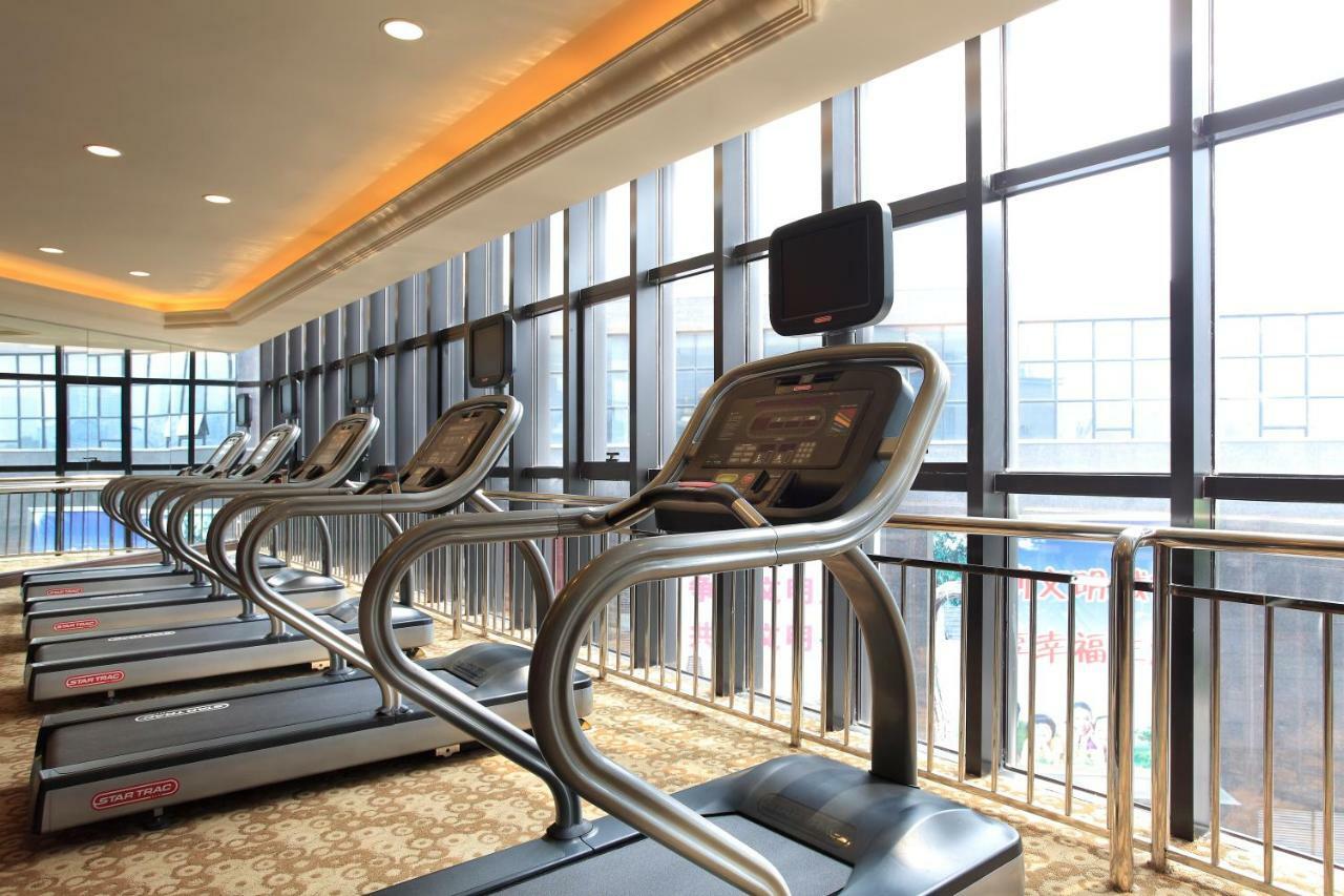 Howard Johnson Kaina Plaza Changzhou Гуанджоу Екстериор снимка